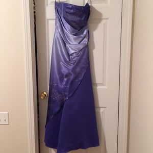 **Dry-cleaned** Ombré Purple Strapless Prom Dress